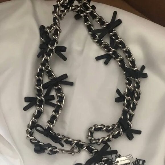 COACH Leather Chain Strap With Bows - BNWT - COACH CY260 - - Picture 4 of 7